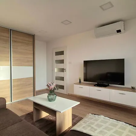 Skyview Apartment, Center