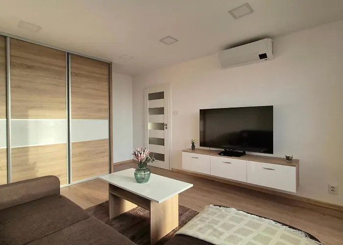 Skyview Apartment, Center